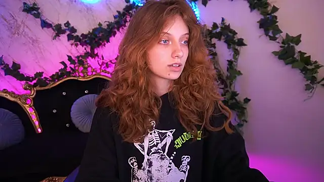 CuteeFoxy online show from November 2025 02:29:02 PM