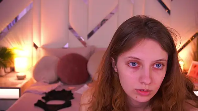 CuteeFoxy online show from March 2026 02:10:01 PM