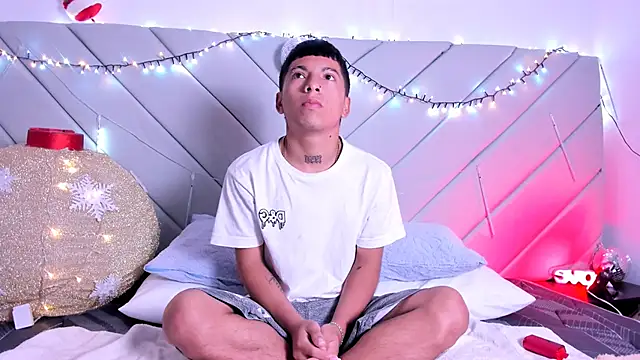 little kris1 online show from December 2025 12:03:02 PM