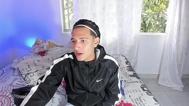 Hayden Boy  online show from October 2025 01:23:01 PM