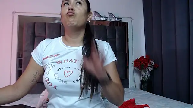 Salmma Milf online show from March 2026 11:49:01 AM