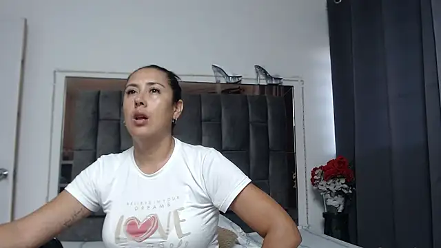 Salmma Milf online show from April 2026 11:37:01 AM