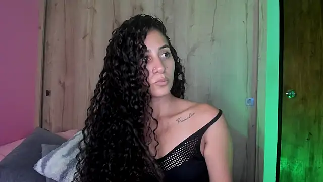 Snapshot of fernanda317 chatting on April 2026 10:43:01 PM fernanda317 online show from April 2026 10:43:01 PM