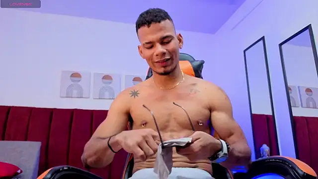 DaamonSlader  online show from October 2025 08:14:02 PM