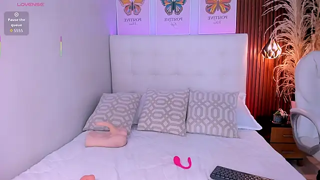 susie thomsonn online show from January 2026 01:22:02 AM