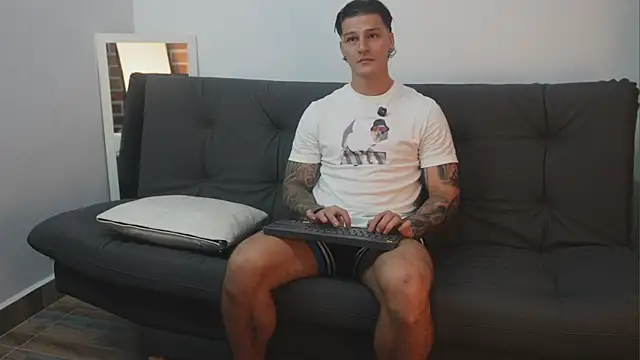 Dominick walker online show from October 2025 11:39:01 PM