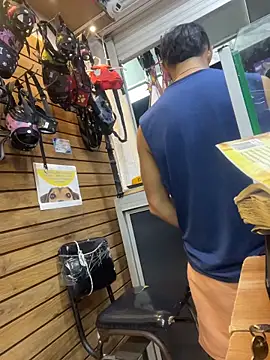 Leonardmoppet online show from December 2025 12:07:01 AM