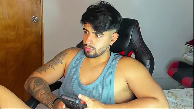 maximo black  online show from December 2025 02:06:02 AM