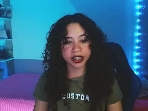 Snapshot of Medussa3033 chatting on June 2026 01:30:02 AM Medussa3033 online show from June 2026 01:30:02 AM