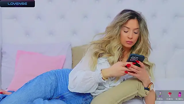 AriannaSins online show from December 2024 05:07:02 PM