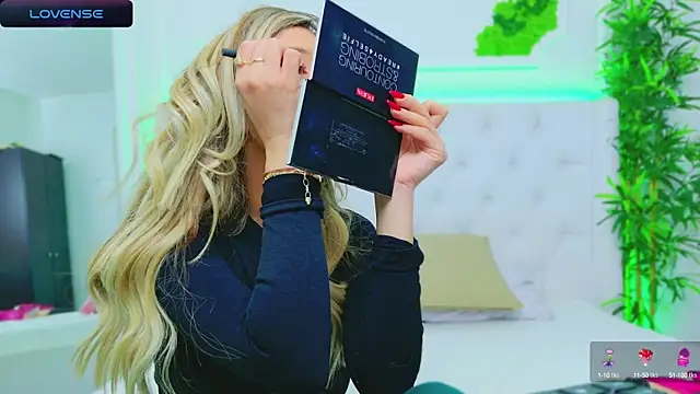 AriannaSins online show from December 2024 01:35:01 PM