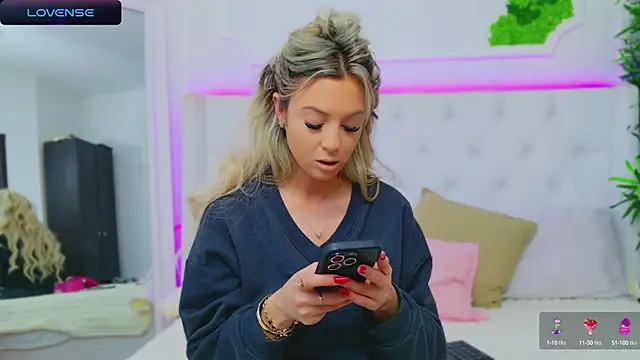 AriannaSins online show from January 2025 01:10:02 PM