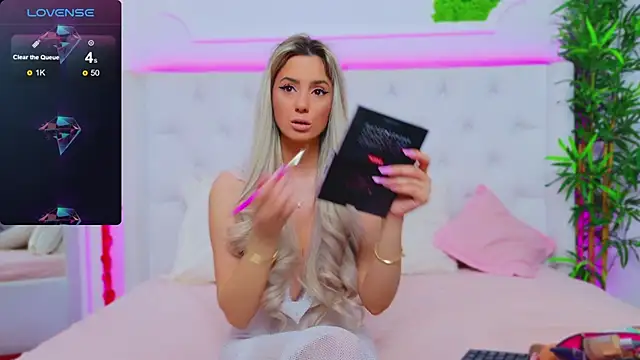 AriannaSins online show from February 2025 06:01:01 PM