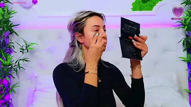 AriannaSins online show from October 2025 02:47:01 PM