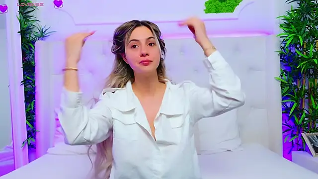 Snapshot of AriannaSins chatting on December 2025 01:31:02 PM AriannaSins online show from December 2025 01:31:02 PM