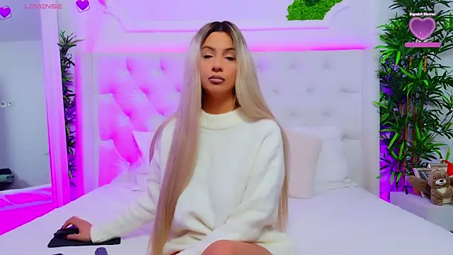 Snapshot of AriannaSins chatting on December 2025 01:49:02 PM AriannaSins online show from December 2025 01:49:02 PM