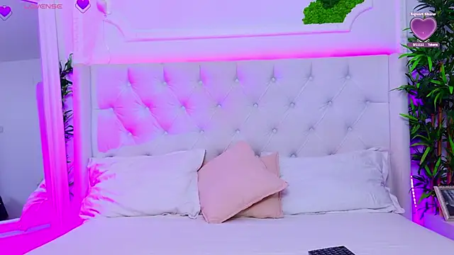 Snapshot of AriannaSins chatting on January 2026 01:16:01 PM AriannaSins online show from January 2026 01:16:01 PM