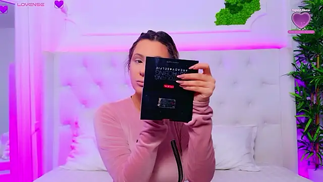 AriannaSins online show from February 2026 01:47:01 PM