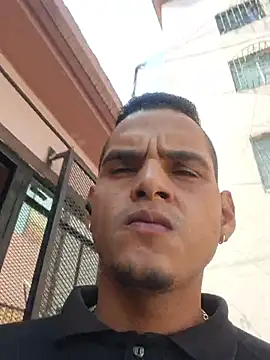 Snapshot of Daiberrubio chatting on December 2025 05:40:02 PM Daiberrubio online show from December 2025 05:40:02 PM