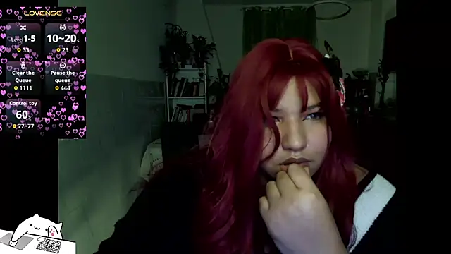 Snapshot of FullSizeQueen chatting on October 2025 10:32:02 PM FullSizeQueen online show from October 2025 10:32:02 PM