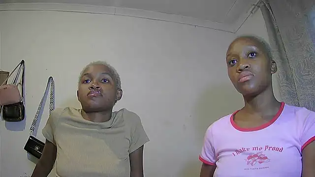 DoubleSpreadXX online show from February 2026 04:30:01 AM