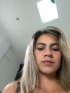 valentina herrrera online show from April 2026 07:58:02 PM