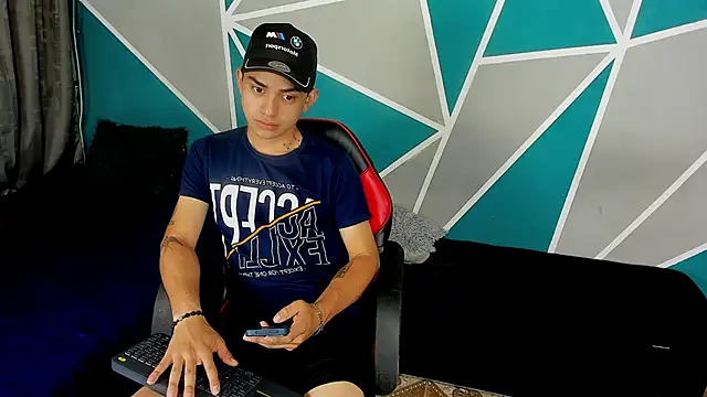 Ruiz2416 online show from October 2025 11:32:02 AM