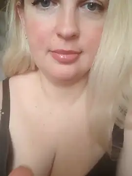 PaigexLynn online show from April 2026 10:18:02 AM