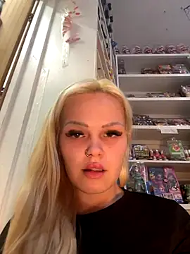 CherryXOX- online show from November 2025 01:00:01 PM