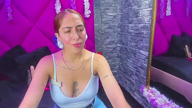 MariamGray1 online show from December 2025 08:38:02 PM