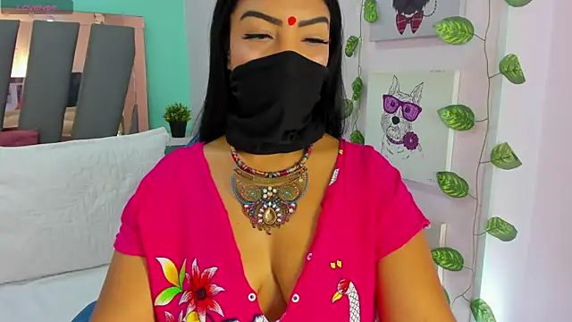 Snapshot of Iniya_Parul chatting on May 2026 01:51:01 PM Iniya Parul online show from May 2026 01:51:01 PM