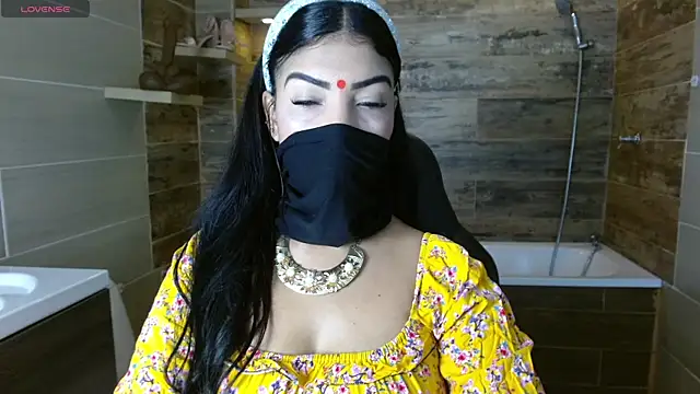 Snapshot of Iniya_Parul chatting on June 2026 02:41:02 PM Iniya Parul online show from June 2026 02:41:02 PM