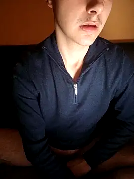 Snapshot of esmermoon chatting on February 2026 02:05:02 AM esmermoon online show from February 2026 02:05:02 AM