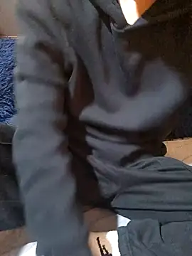 Snapshot of esmermoon chatting on February 2026 11:01:01 PM esmermoon online show from February 2026 11:01:01 PM