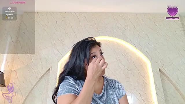 Snapshot of Antonella_Russo1 chatting on May 2026 01:49:01 PM Antonella Russo1 online show from May 2026 01:49:01 PM