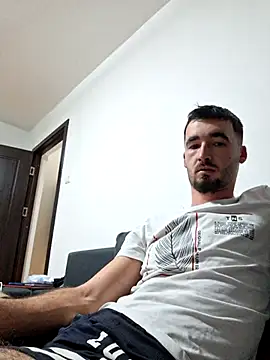 leonn11211 online show from December 2025 03:29:02 PM