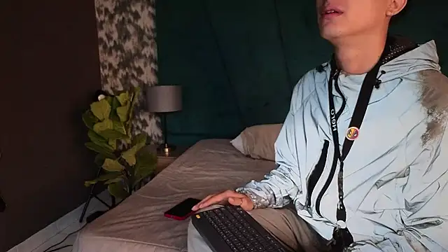 Aaron Eze online show from March 2026 12:17:02 PM