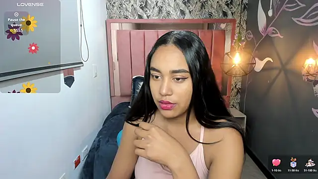 Rachel  Jonees online show from December 2025 12:14:02 PM