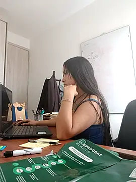 Snapshot of Kiramane chatting on November 2025 05:01:02 PM Kiramane online show from November 2025 05:01:02 PM