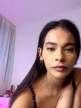 Esmeraldalcl online show from November 2025 10:26:02 PM