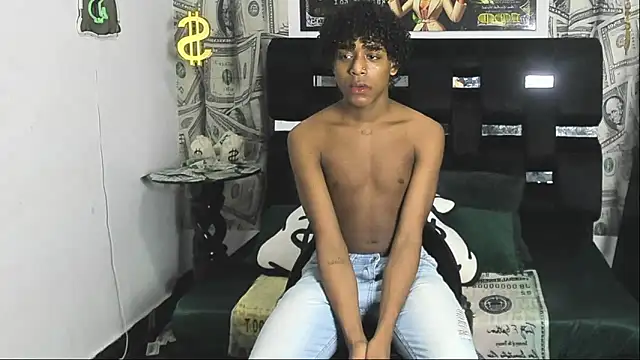 Snapshot of Latin_Femboy13 chatting on October 2025 08:31:02 PM Latin Femboy13 online show from October 2025 08:31:02 PM