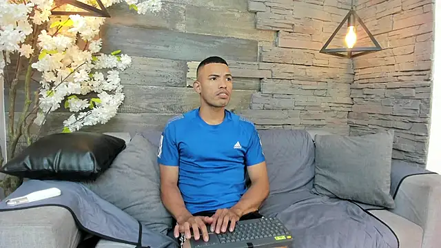OwenPyerce online show from October 2025 04:17:02 PM