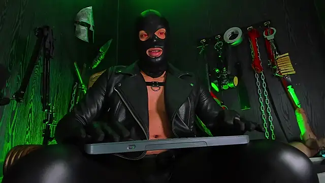 Snapshot of Master_Connor_BDSM chatting on July 2026 10:04:01 PM Master Connor BDSM online show from July 2026 10:04:01 PM