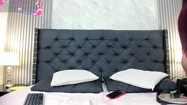 camila  bouzas online show from November 2025 06:55:02 PM