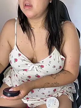 Snapshot of _Bella_7 chatting on July 2026 02:58:01 AM Bella 7 online show from July 2026 02:58:01 AM