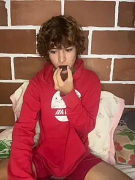 Snapshot of JoelnClouds chatting on April 2026 08:39:01 PM JoelnClouds online show from April 2026 08:39:01 PM