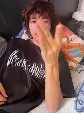 Snapshot of JoelnClouds chatting on April 2026 06:57:02 PM JoelnClouds online show from April 2026 06:57:02 PM