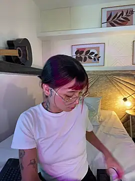 Emma duff online show from March 2026 07:35:01 PM