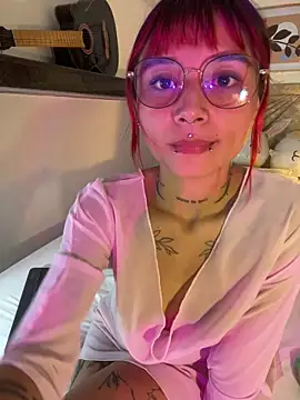 Emma duff online show from April 2026 07:44:02 PM