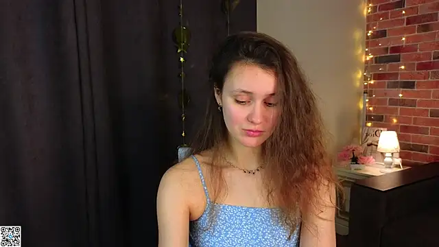 Snapshot of FoxFever chatting on February 2026 07:51:01 AM FoxFever online show from February 2026 07:51:01 AM